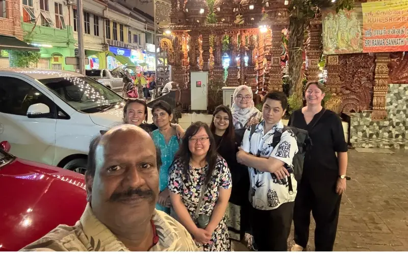 Group picture at Kuil Sri Krishna, Brickfields 